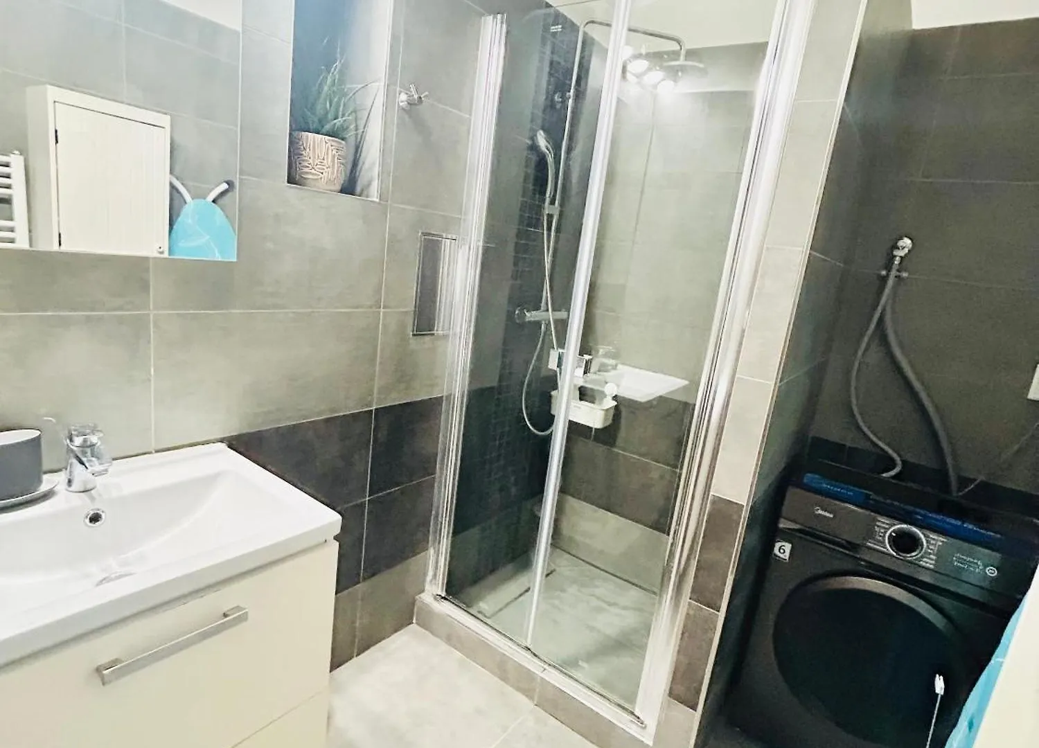 Modern Spacious Apartment In Center Prague Czech Republic