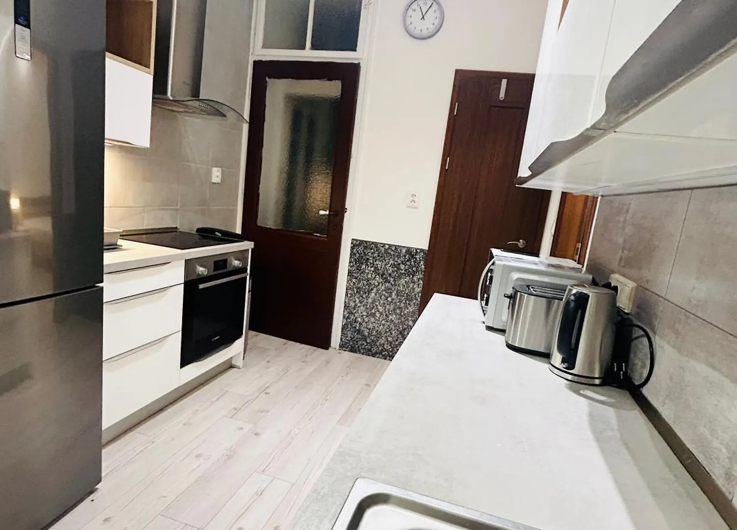 Modern Spacious Apartment In Center Praha